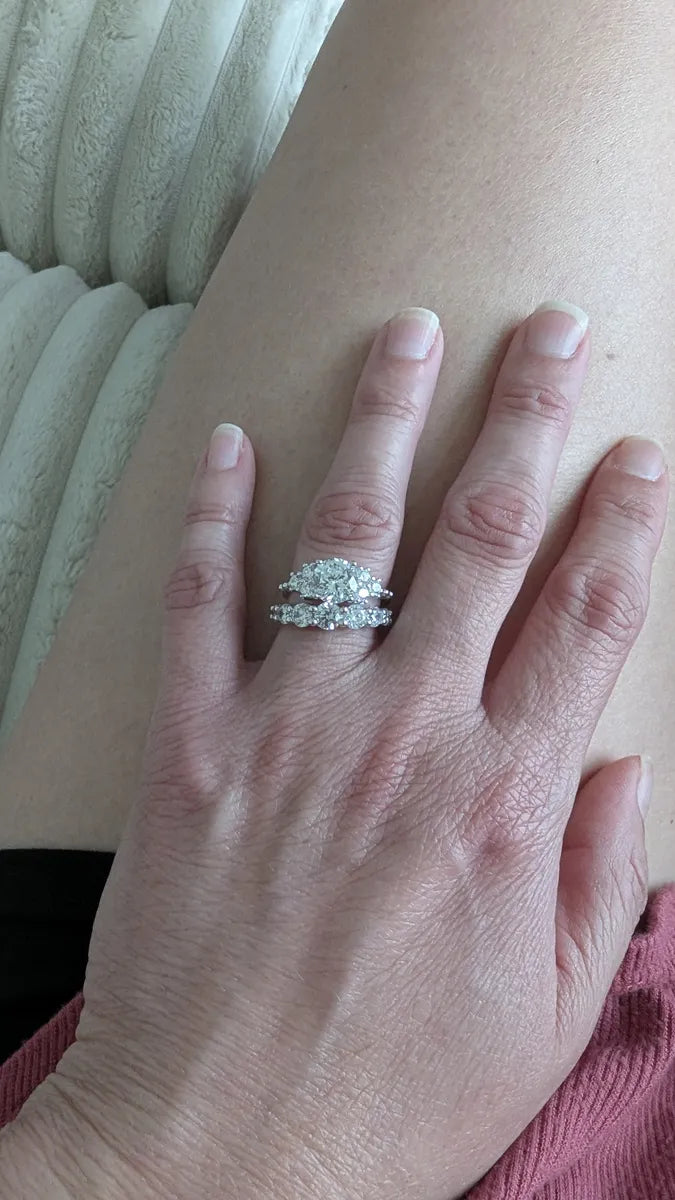 Isla Seven-Stone Moissanite Band