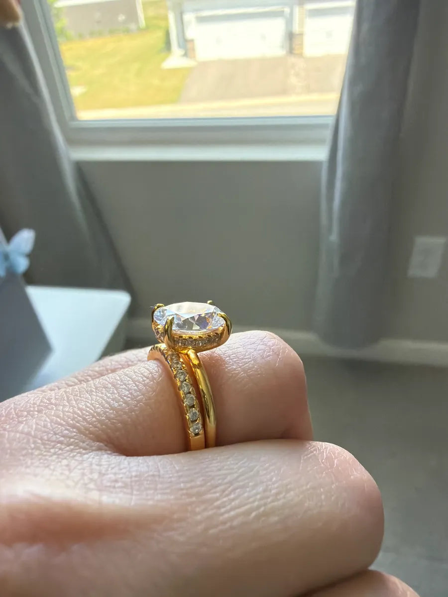 Elara Oval Moissanite Ring