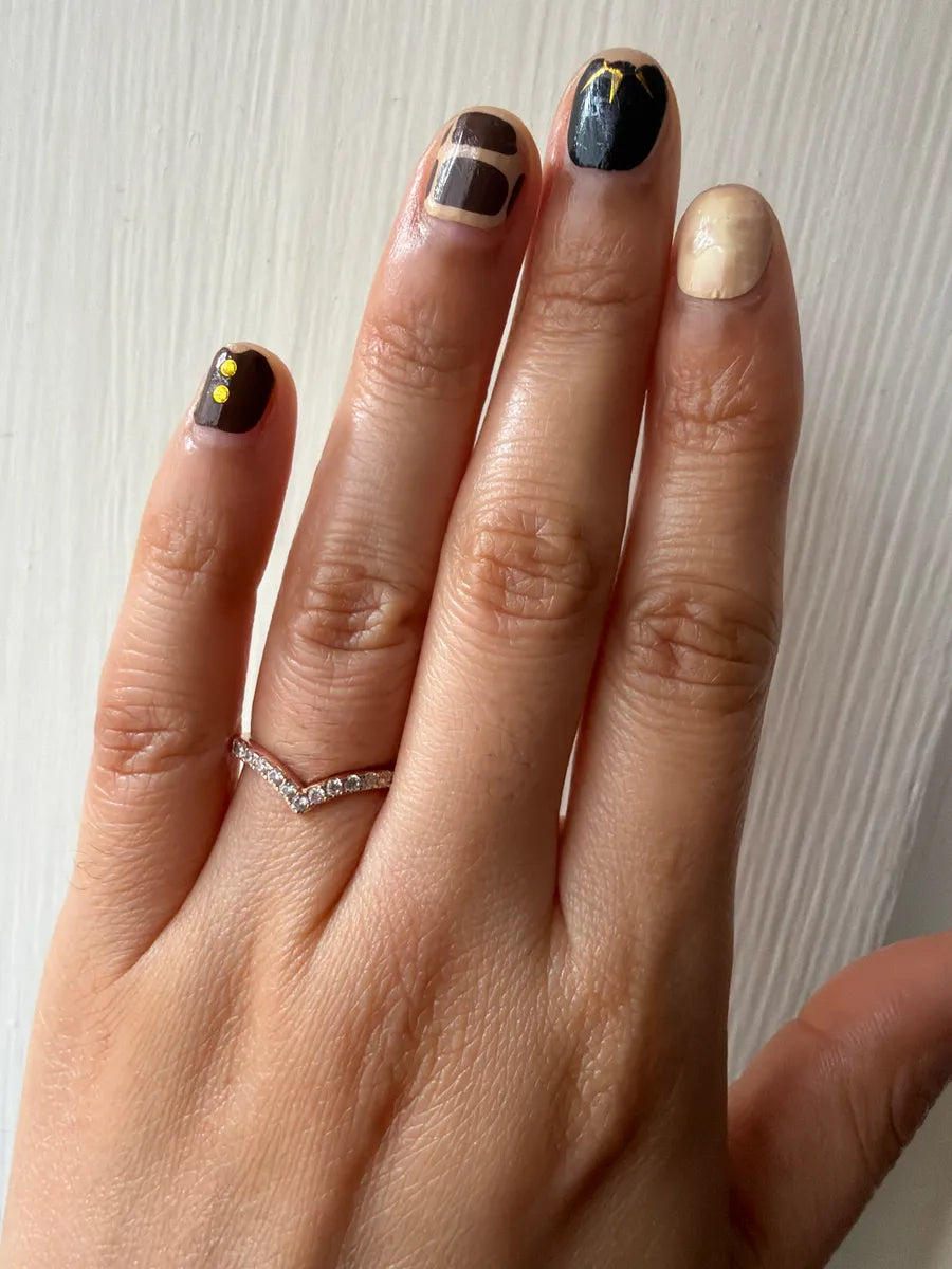 Elara Chevron Pavé Band