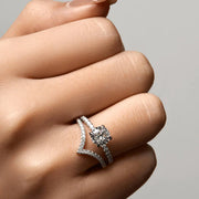 Elara Chevron Pavé Band