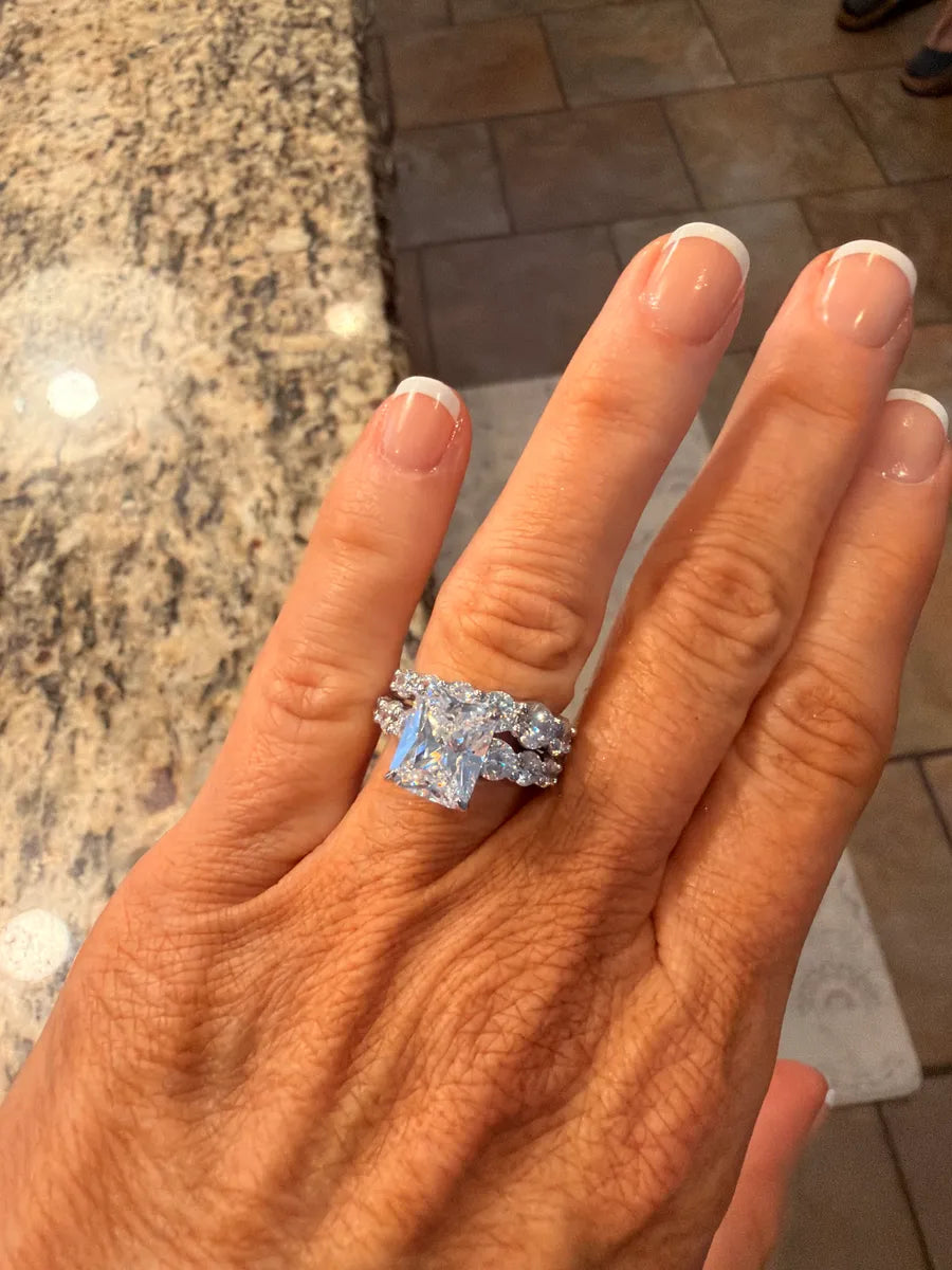 Isla Seven-Stone Moissanite Band